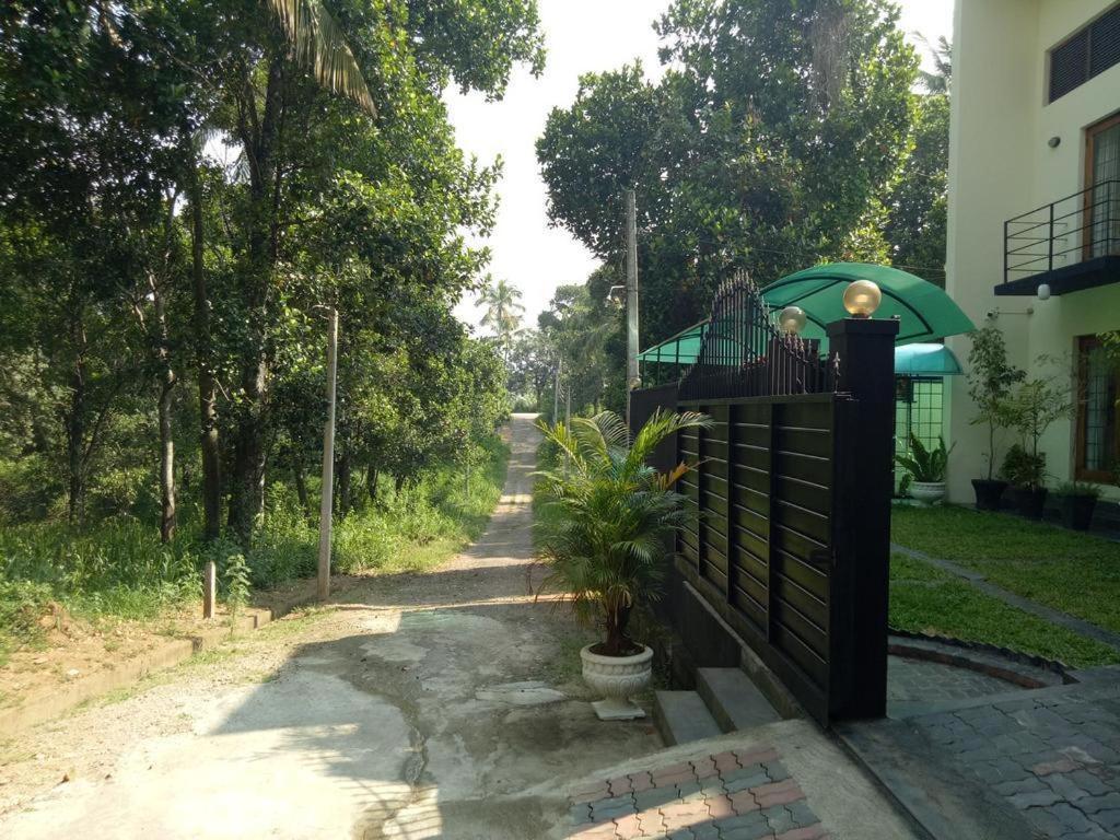 Nelinsa Residence Kandy Exterior photo