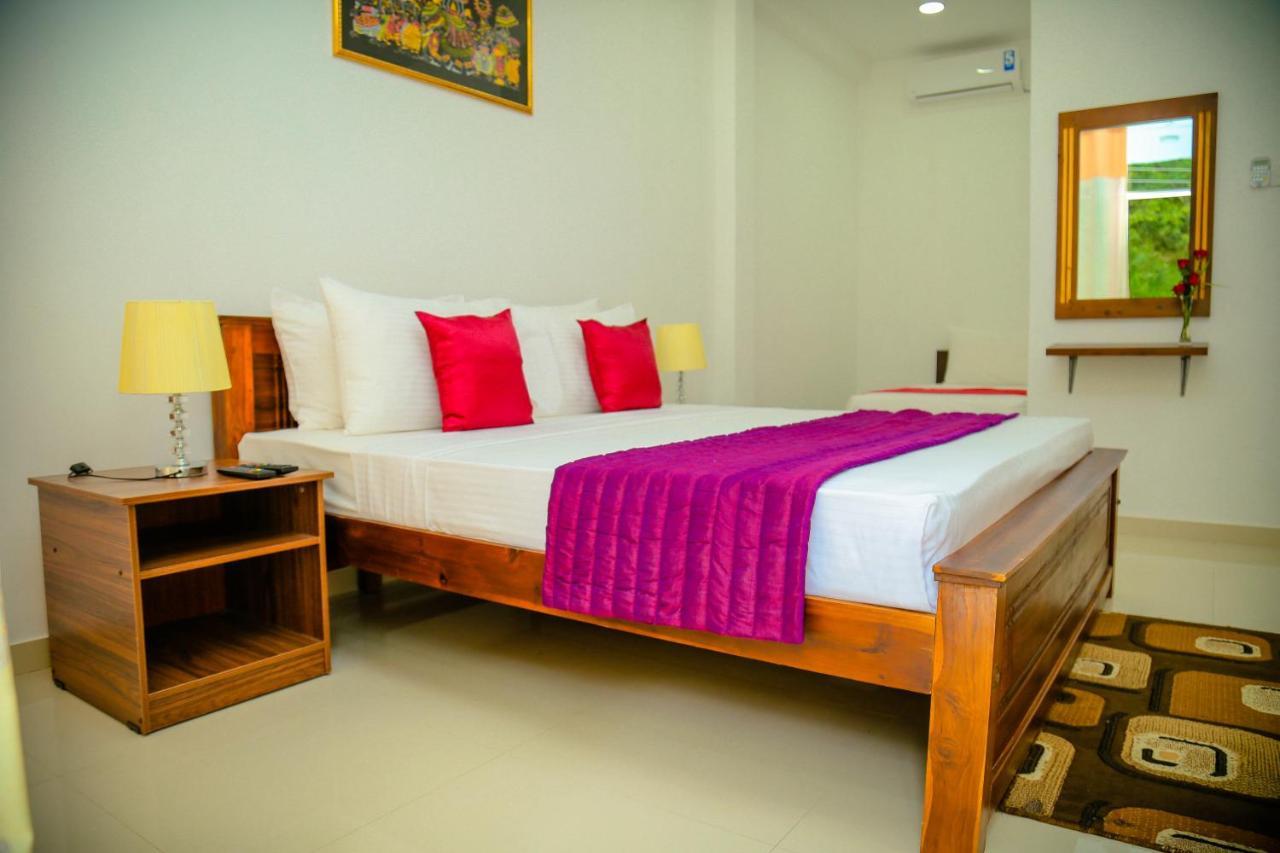 Nelinsa Residence Kandy Exterior photo